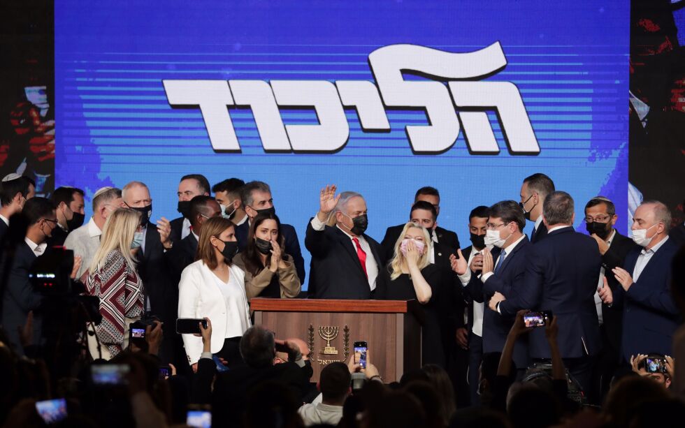 Benjamin Netanyahu sier valgdagsmålingene viser en «stor seier for høyresiden» og hans parti Likud.
 Foto: Maya Alleruzzo / NTB