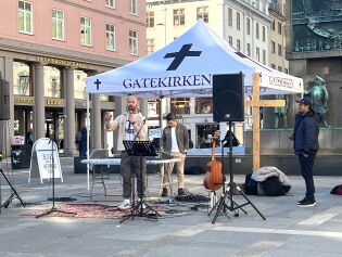 Løftet opp Jesus midt i Bergen sentrum
