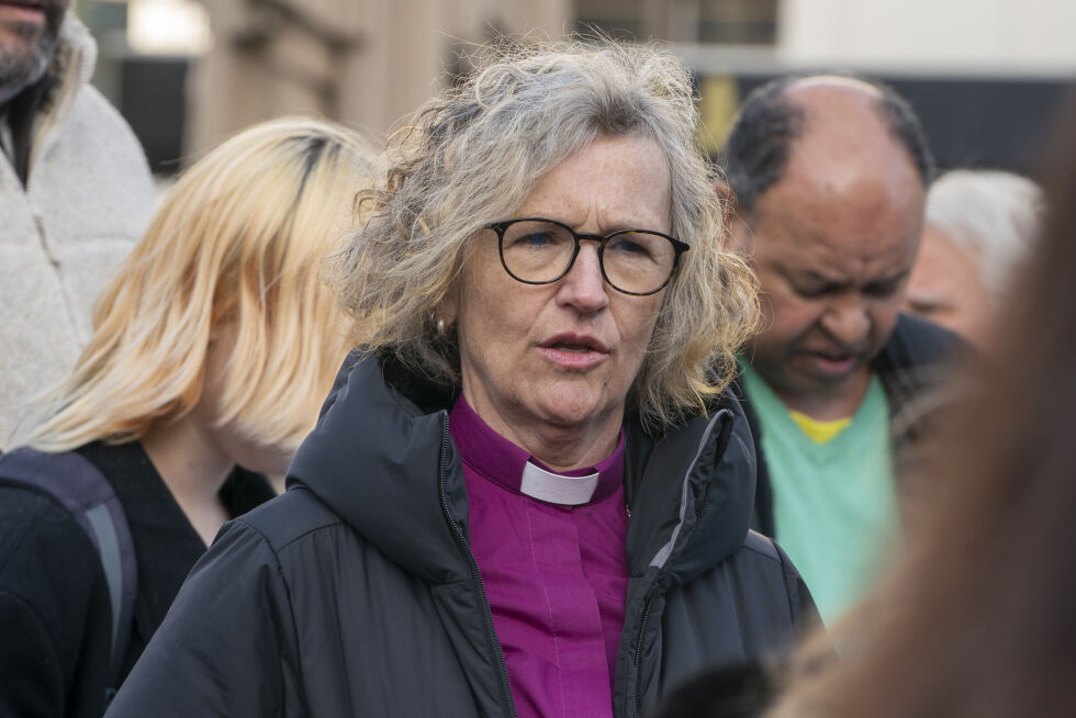Biskop i Oslo Kari Veiteberg deltar i demonstrasjon mot Israel lørdag 13. mai.
 Foto: NTB