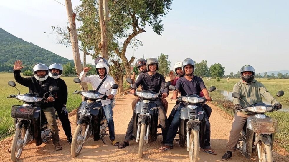 EVANGELISTER: En gruppe innfødte evangelister som får støtte fra Troens Bevis på vei ut i grenseområdene mellom Kambodsja og Vietnam.
