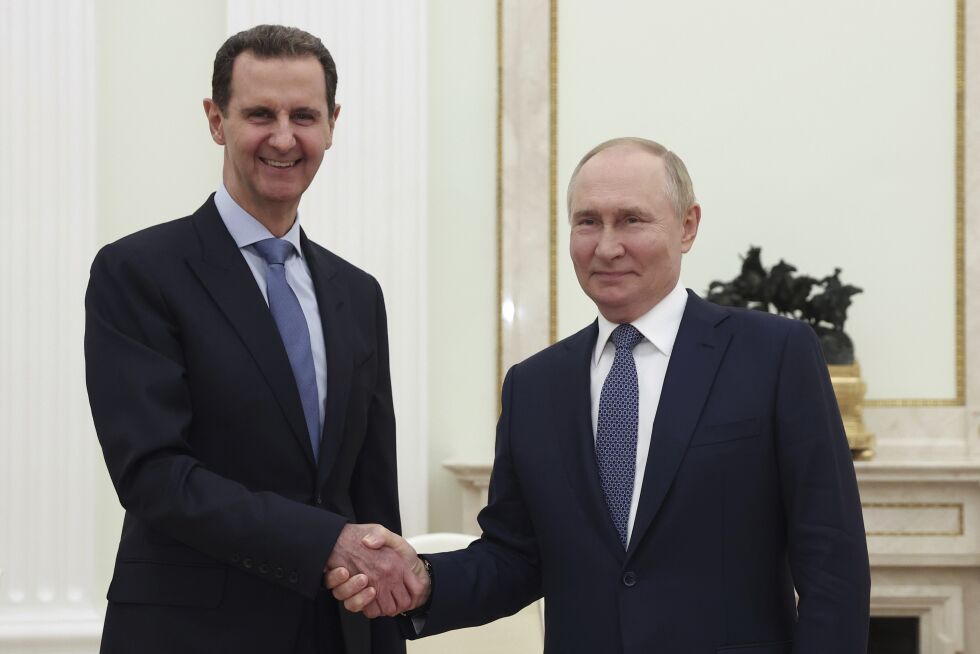 Bashar al-Assad fotografert sammen med Russlands president Vladimir Putin under et besøk i Moskva i juli.
 Foto: Valery Sharifulin / Sputnik / Kreml / AP / NTB