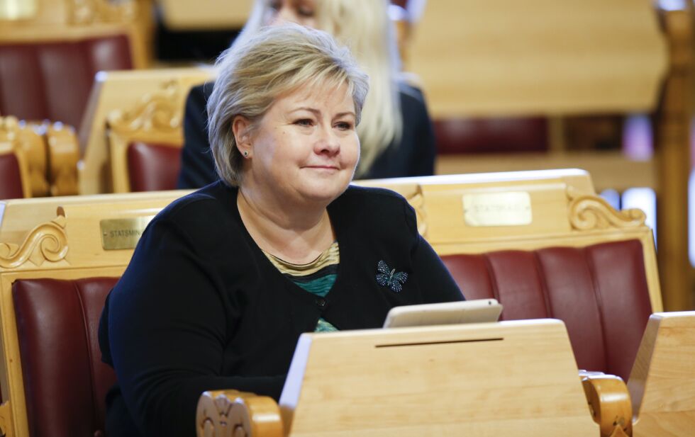 Statsminister Erna Solberg (H) beklager at enkelte skoler velger bort julegudstjenester og kaller det et brudd på Norges historiske grunnlag.
 Foto: NTB/Scanpix