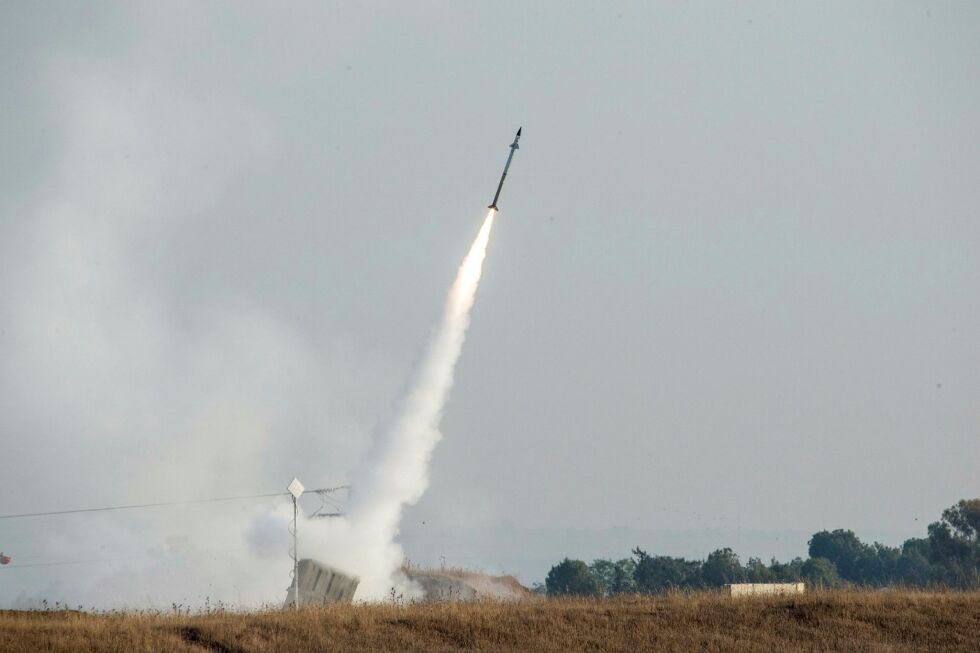 RAKETTFORSVAR: En avskjæringsrakett fra Iron Dome avfyres for å stanse angrep fra Gaza.
 Foto: TPS