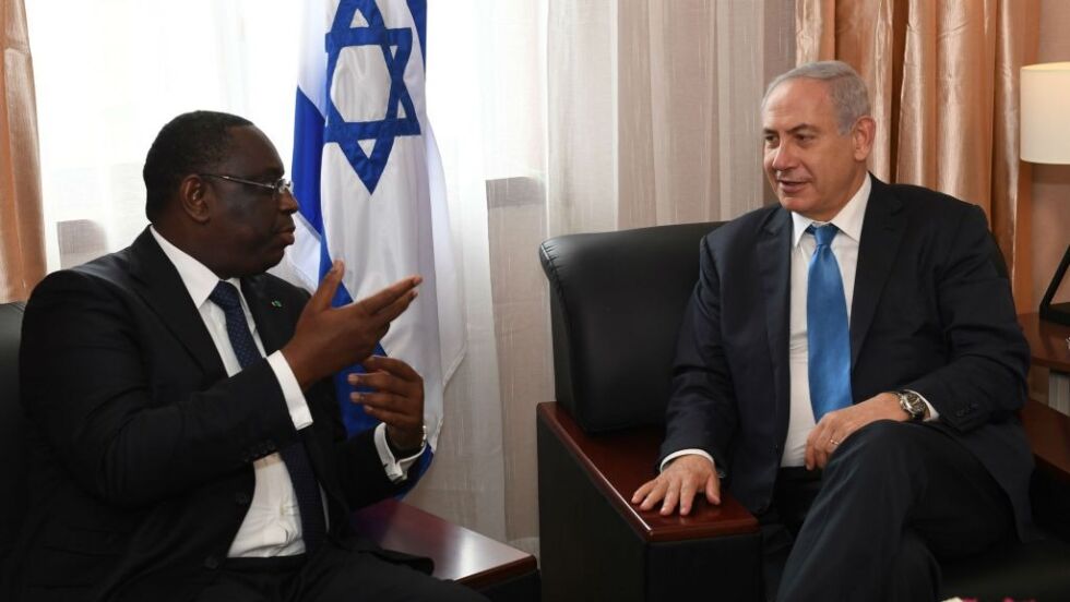 Israels statsminister Benjamin Netanyahu i møte med Senegals president Macky Sall i Monrovia, Liberia, 4. Juni. Foto: GPO.