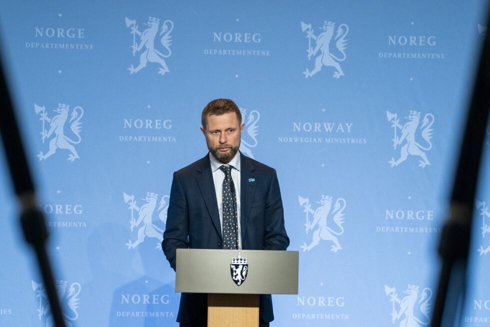 Helse- og omsorgsminister Bent Høie (H) under en pressekonferanse om nye tiltak i Oslo-regionen i forbindelse med utbruddet av den britiske muterte varianten av koronaviruset i Nordre Follo.
Foto: Foto: Terje Pedersen / NTB