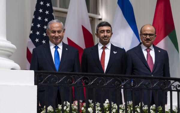 Araberstater velsigner Israel