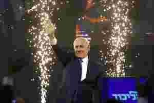 Netanyahu ligger an til seier