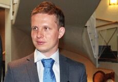 Går knallhardt ut mot Israel