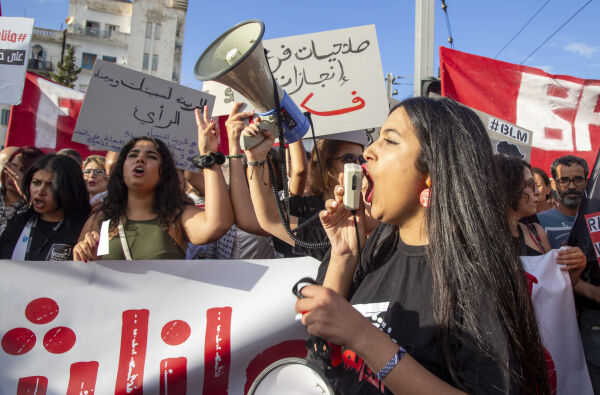 Store protester foran valget i Tunisia