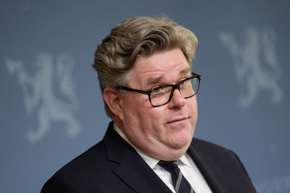 Den svenske justisministeren Gunnar Strömmer kaller situasjonen med grensekryssende kriminalitet for alvorlig.
 Foto: Fredrik Varfjell / NTB