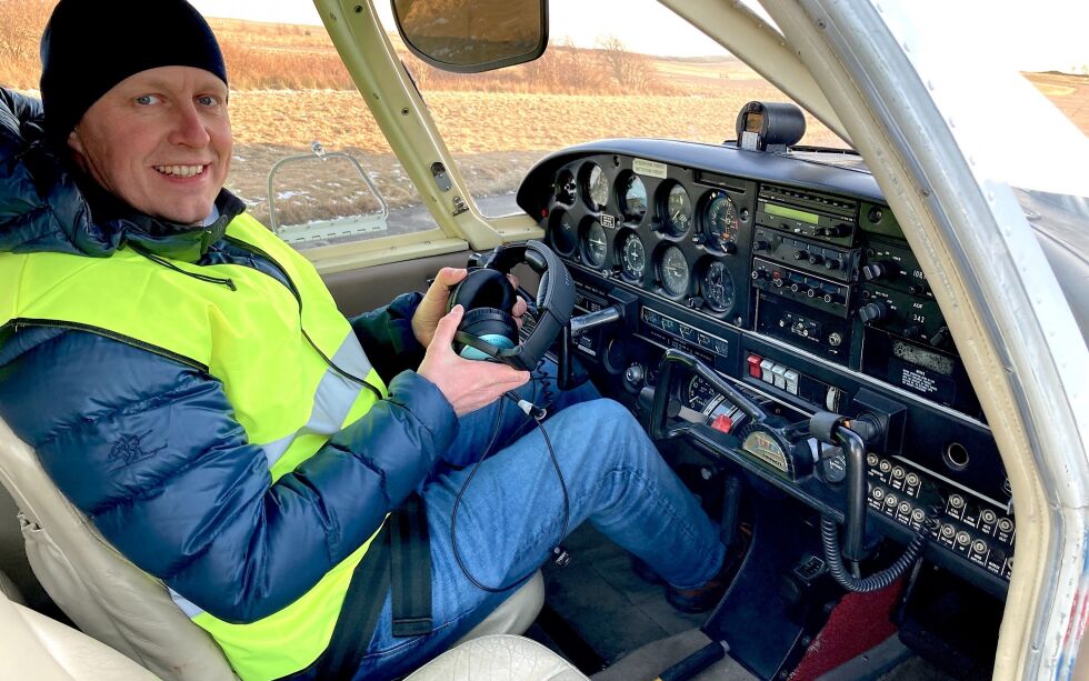 Christian Reme er den første eleven i Vision Aeroclub Listas historie, her på plass bak spakene i flyet som klubben disponerer.
 Foto: Jonas Evensen