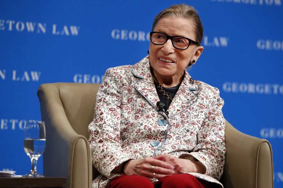 Skadet: Ruth Bader Ginsburg (85) falt onsdag kveld på sitt kontor og brøt tre ribbein. Hun er den eldste dommeren i amerikansk høyesterett.
 Foto: Scanpix
