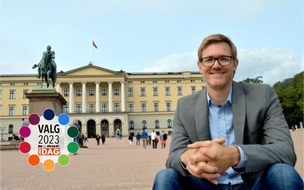 Folder hendene for konge og politikere