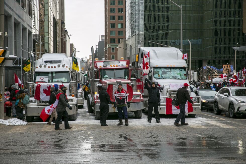Canada: Mens kirkene og pastorene har bøyd seg for myndighetenes tvang, viser lastebilsjåførene nå at de har frihetstanken i behold, skriver Trine Overå Hansen.
 Foto: Ap