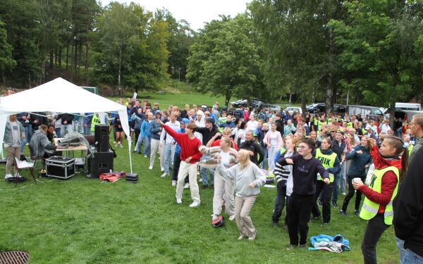 Sprer glede med Jesus i sentrum