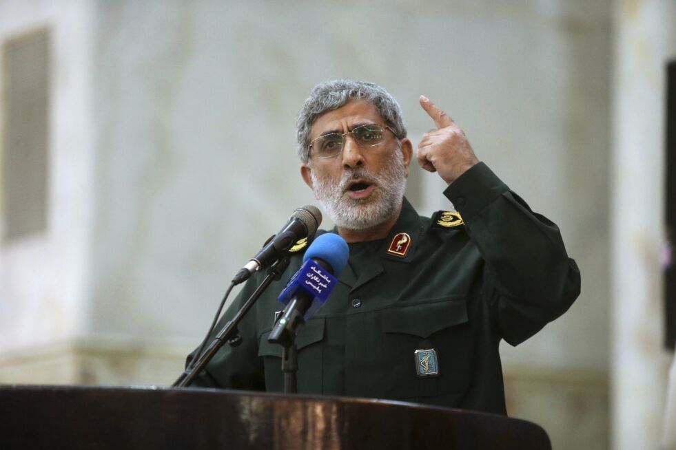 En ny iransk general har kommet ut av skyggene for å lede landets aksjonsstyrke Quds Force. Esmail Qaani blir dermed ansvarlig for Teherans fullmakter over Midtøsten, ettersom Den islamske republikken truer USA med "hard hevn" for å ha drept deres forrige leder, Qassem Soleimani.
 Foto: Hossein Zohrevand/AP/NTB Scanpix