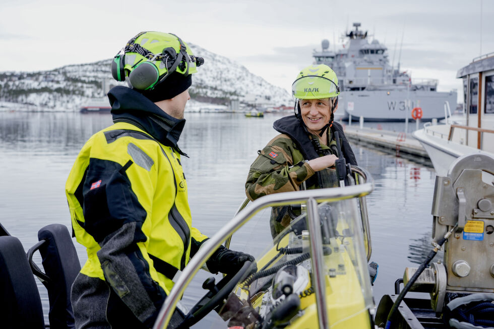 NORDOMRÅDENE: Forsvarssjef Eirik Kristoffersen ombord i en sjøbjørn i Alta i forbindelse med militærøvelsen Nordic Response.
 Foto: Heiko Junge, NTB