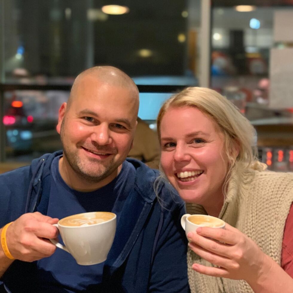 Knut Moholt, pastor i Grimstad Misjonskirke, og Maria Haugum Berge, gift med med-pastor Odd Arild Berge var begge svært fornøyde etter Alpha-gudstjenesten søndag.
 Foto: Grimstad Misjonskirke.