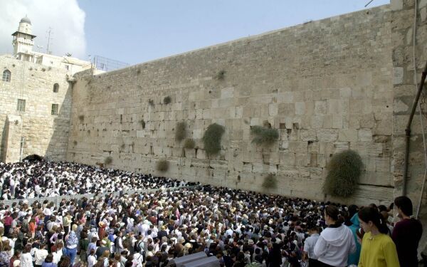 Israel kan åpne luftrommet i august