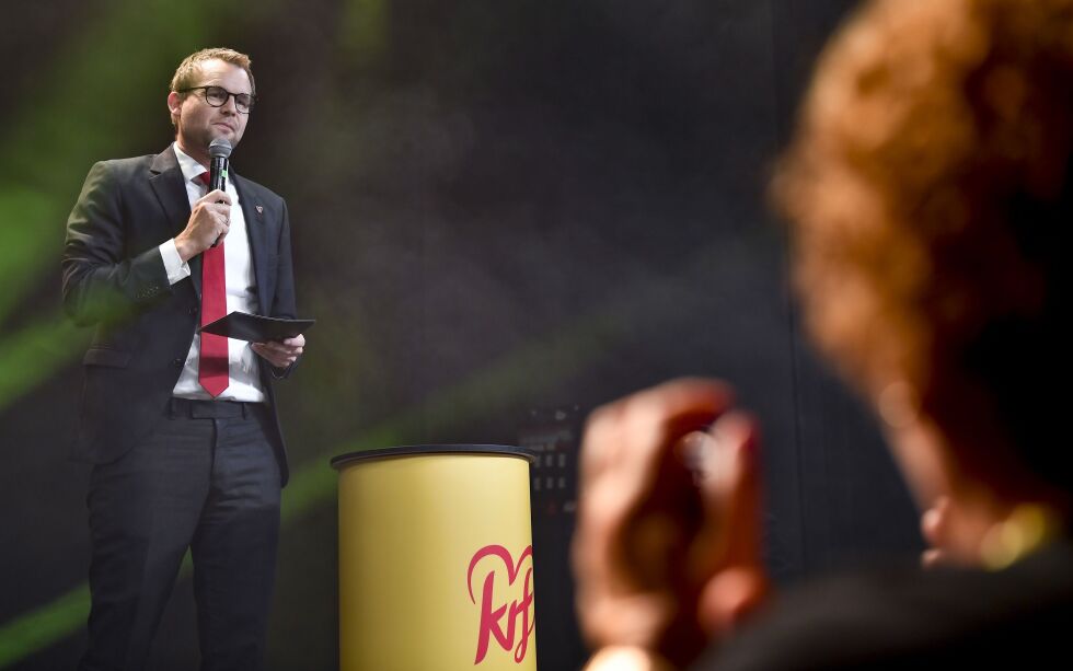 Partileder Kjell Ingolf Ropstad taler på Kristelig Folkepartis valgvake i Oslo sent mandag kveld.
 Foto: Naina Helén Jåma / NTB