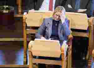 Solberg setter hardt mot hardt – har tillit til Listhaug