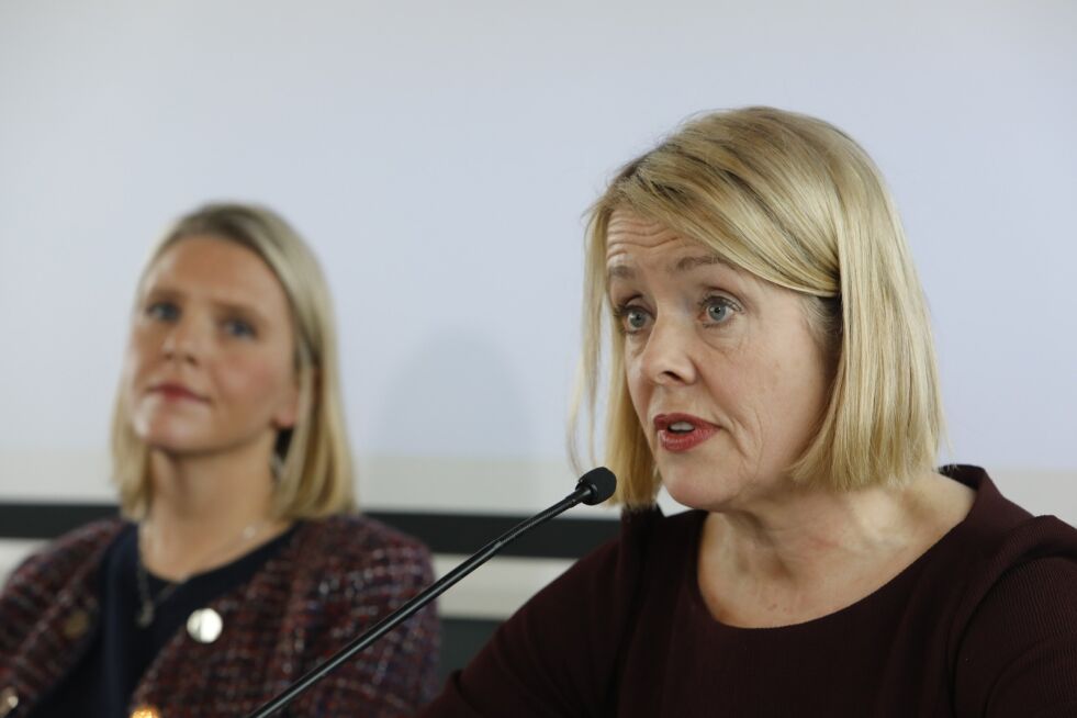 PST ved PST sjef PST-sjef Benedicte Bjørnland presenterer sin trusselvurdering for 2018 tirsdag ettermiddag. T.v. justisminister Sylvi Listhaug (Frp).
 Foto: NTB scanpix