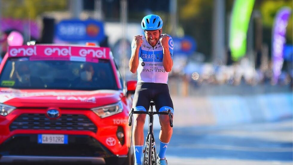 Alex Dowsett vinner den åttende etappen i Giro d’Italia for Israel Start-up Nation
