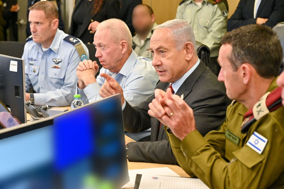 Statsminister Benjamin Netanyahu og forsvarsminister Yoav Gallant besøkte kontrollsenteret for det israelske luftforsvaret i forbindelse med øvelsen Juniper Oak.
 Foto: Kobi Gideon (GPO)