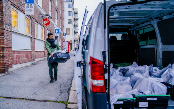 Dyrtid skaper matkøer - NAV strekker ikke til