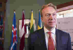 Klaus Schwab, grunnlegger av WEF går av — og overlater roret til Børge Brende