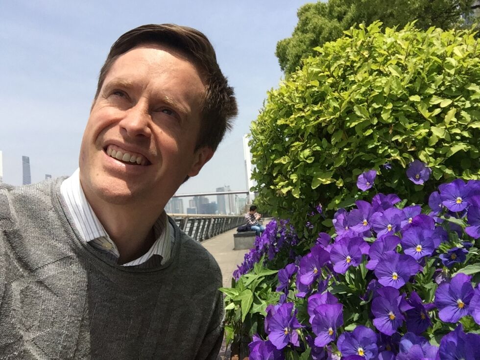 STUDERER I KINA: Her ved Huangpu i Shanghai. Som ungdom ble han kalt familiens «datadoktor», og Audun Bull Kristiansen har lenge hatt interesse for å jobbe med data.
 Foto: Privat