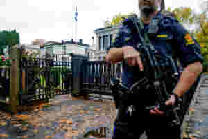 Høyt trusselnivå mot jødiske mål – politiet bevæpnes