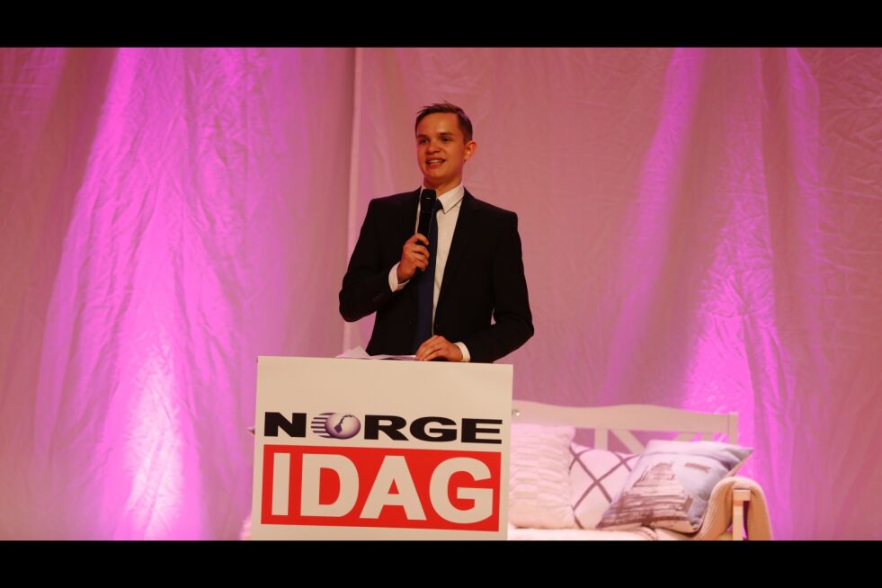 Joel Ystebø (15) utfordret skoleverket i sin tale på Norge IDAGs sommerkonferanse på Bildøy.
 Foto: Tor-Bjørn Nordgaard