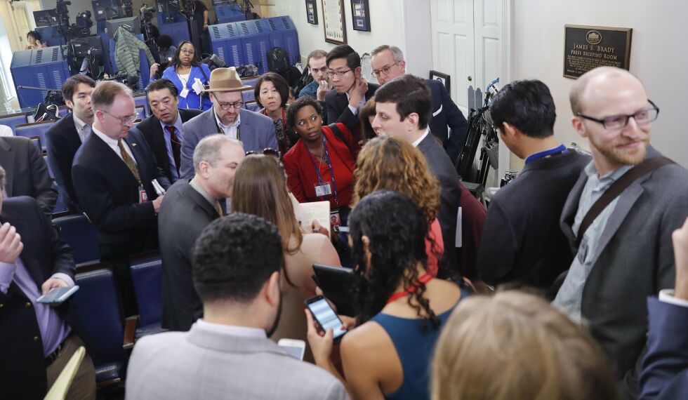 Pressekonferanse: Etter at Donald Trump har sett seg lei på pressens mange «falske nyheter»-oppslag, var det flere store mediehus som ikke var blant de inviterte til pressekonferansen i Det hvite hus forrige fredag.
 Foto: AP