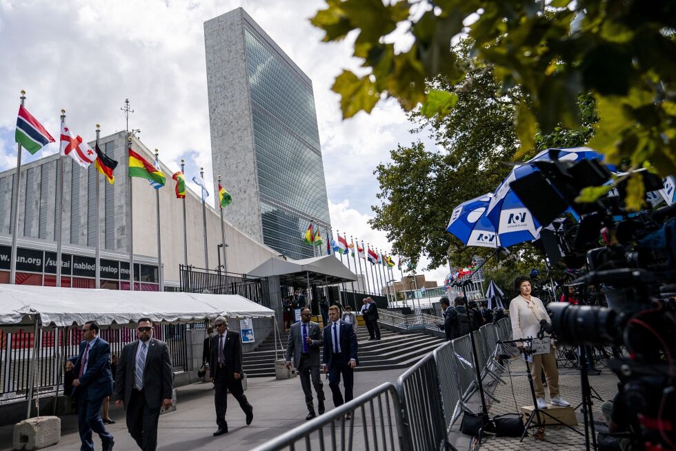 FN: Denne uken er det en rekke høynivåmøter i New York i forbindelse med FNs generalforsamling. Bildet er tatt utenfor FN-bygningen tirsdag 21. september.
 Foto: AP / NTB