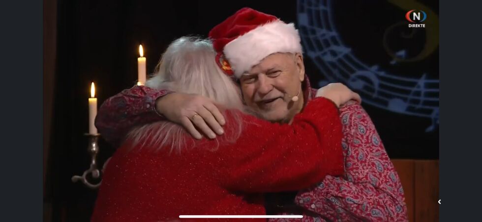 Gro Maria Solheim Bergendahl og hennes mann fra Numedal tok taxi for 2300 kroner for å delta på Syng Med. Jan Hanvold tilbød seg da å kjøre dem hjem.
 Foto: Skjermdump Visjon Norge