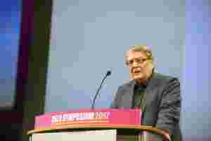 – Gi Nobels Fredspris  til Franklin Graham