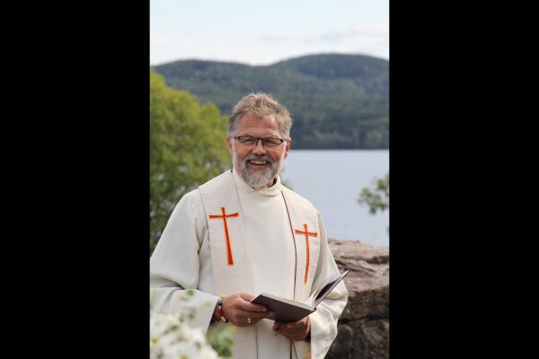 Jesus avslører  våre synder, for å reise oss opp