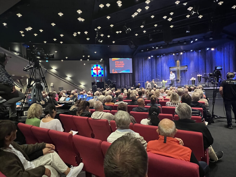 Konferanse: Lørdag 26. august var det igjen tid for «Reis deg Guds menighet» i pinsemenigheten Filadelfia Vennesla. Blant talerne var Espen Ottosen, informasjonsleder i NLM.
 Foto: Trine Overå Hansen