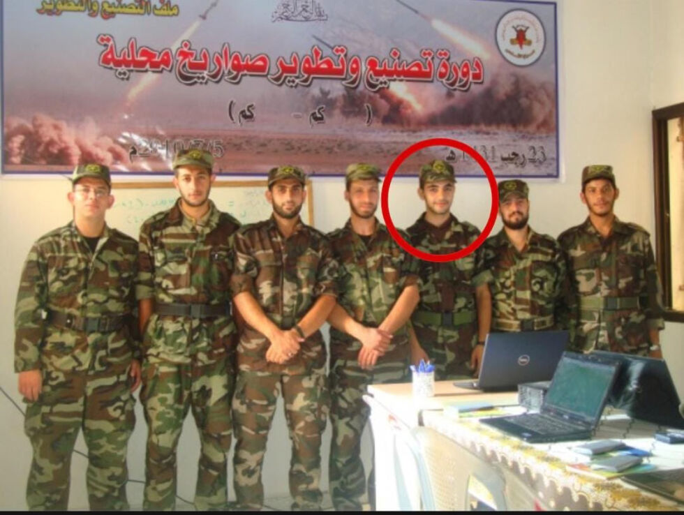 Medarbeidereni Leger uten grenser, Fadi al-Wadiya, var også terrorist og medlem av Islamsk Jihad. Bilder delt av IDF viser al-Wadiya i terrorgruppens uniform.
 Foto: X / افيخاي ادرعي / IDFs arabiske talsperson