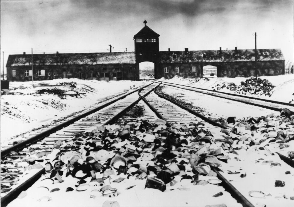 Nazismen: Auschwitz var en av utryddelsesleirene for jøder under 2. verdenskrig. – Vi har en annen ideologi som er på fremmarsj i Europa i dag, kalt islamismen. Den er helt identisk med nazismen når det gjelder synet på jøder, skriver sjefredaktør Trine Overå Hansen.
 Foto: Ap/NTB
