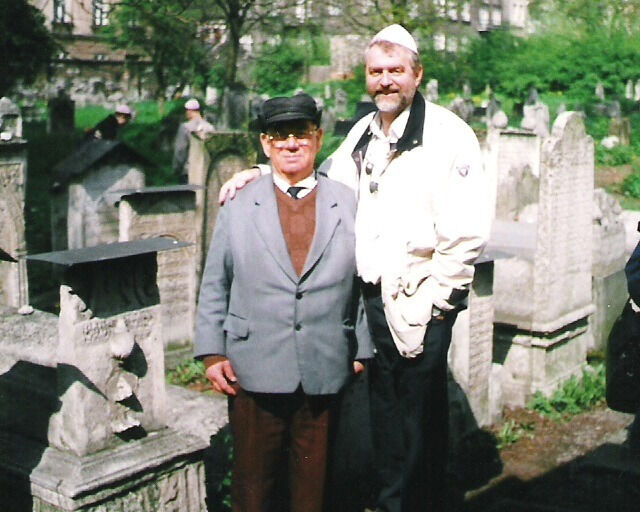 Takknemlig: I Kazimierz møtte Oddvar Schjølberg holocaustoverlevende Jan Liebach, som ønsket å vise sin takknemlighet over å være reddet.
 Foto: Privat