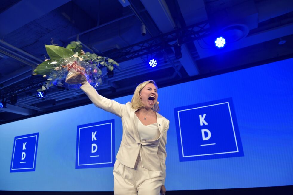 Kristdemokraternas Ebba Busch Thor kunne juble for støtte fra 6,3 prosent av velgerne i det svenske valget 9. september. Foto: Jessica Gow / TT / NTB scanpix