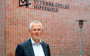 – Ingen stappfulle kirker denne jula