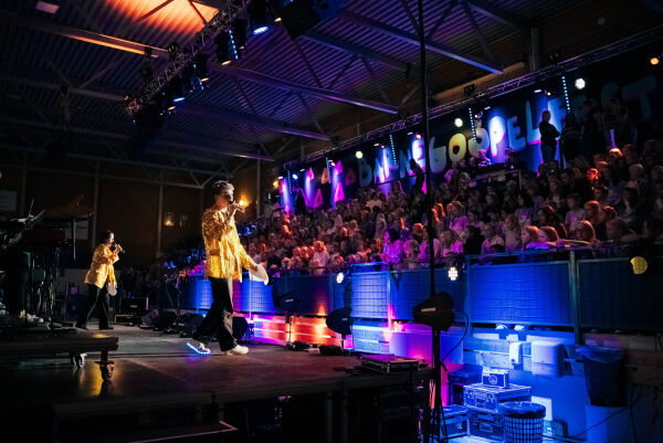 450 barn sang gospel i Kragerø