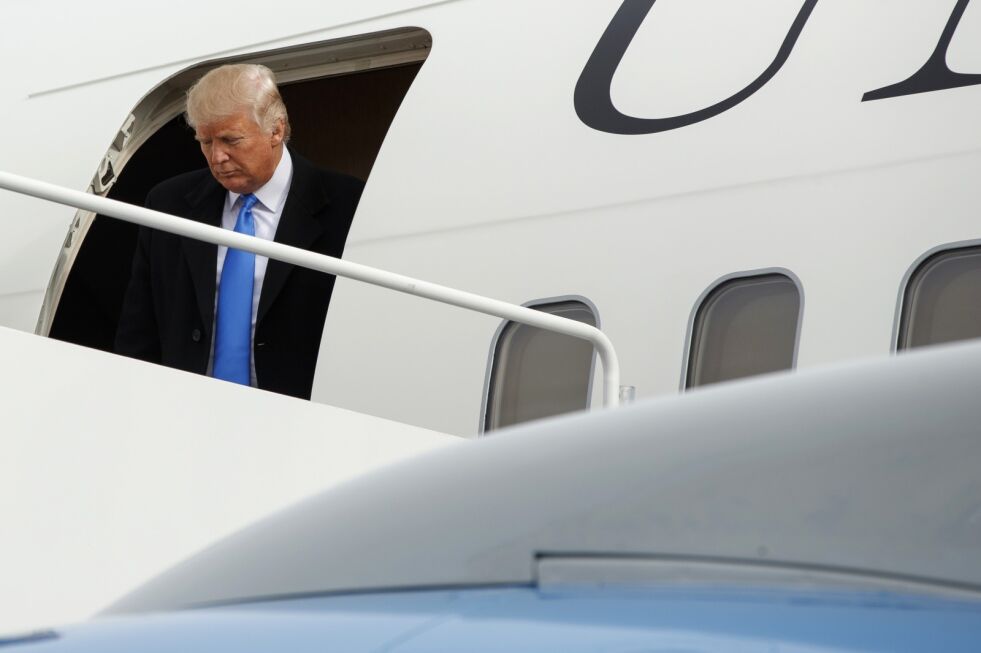 Donald Trump ankommer Andrews flybase torsdag 19. januar, dagen før presidentinnsettelsen.
 Foto: AP / NTB Scanpix