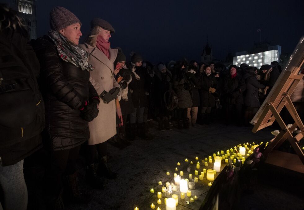 Flere canadiske statsråder deltok torsdag på en minnestund i Ottawa for dem som mistet livet i flystyrten.
 Foto: NTB Scanpix