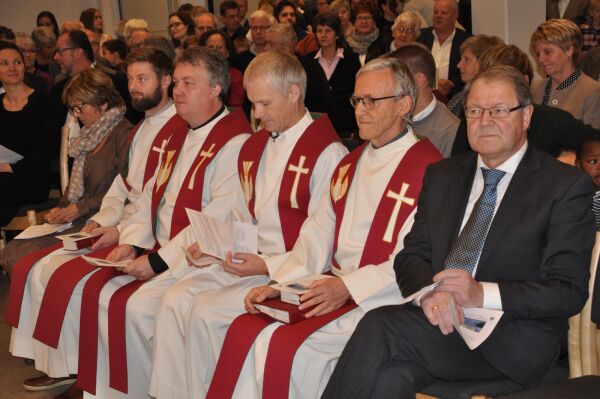 Fra bilkirkegård til levende kirke