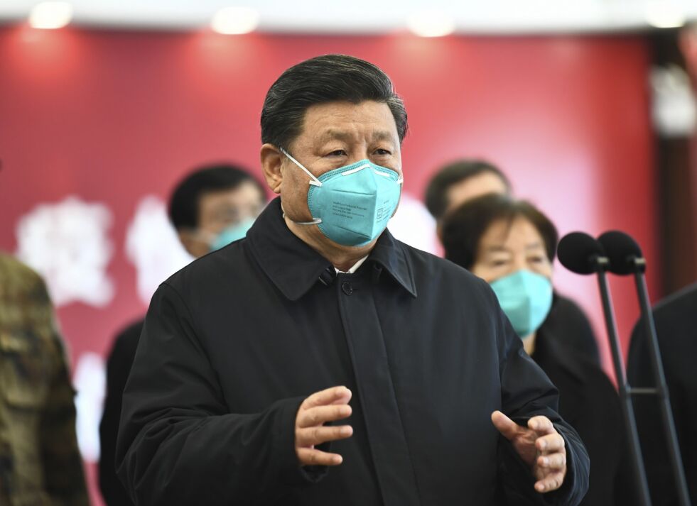 Kinas president Xi Jinping snakker via video med pasienter oghelsearbeidere ved Huoshenshan sykehus i Wuhan i den sentrale Kinas Hubei-provinsen.
 Foto: Xie Huanchi/NTB Scanpix