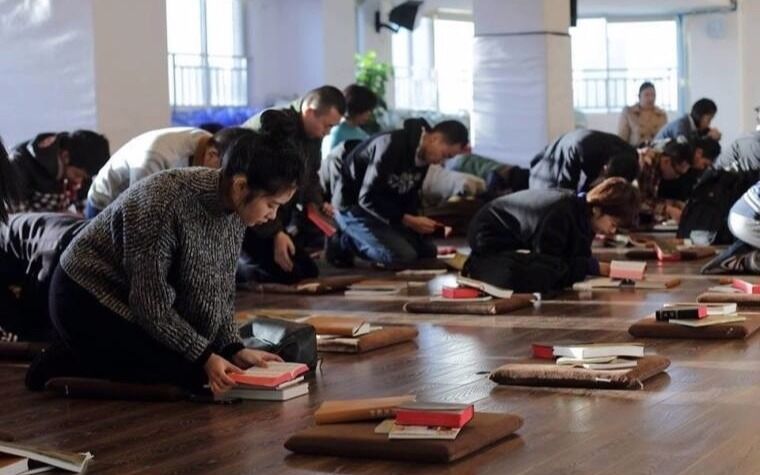 Kinesiske myndigheter raidet et hjem der det pågikk hjemmeundervisning for medlemmer av en megakirke i Kina.
 Foto: Facebook/Early Rain Covenant Church